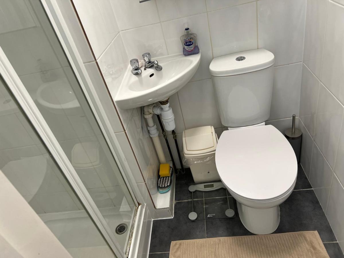Luxury 1Bed Holiday Flat-10 Minutes From London Bridge & 3Mins Walk To Lewisham Dlr Appartement Buitenkant foto