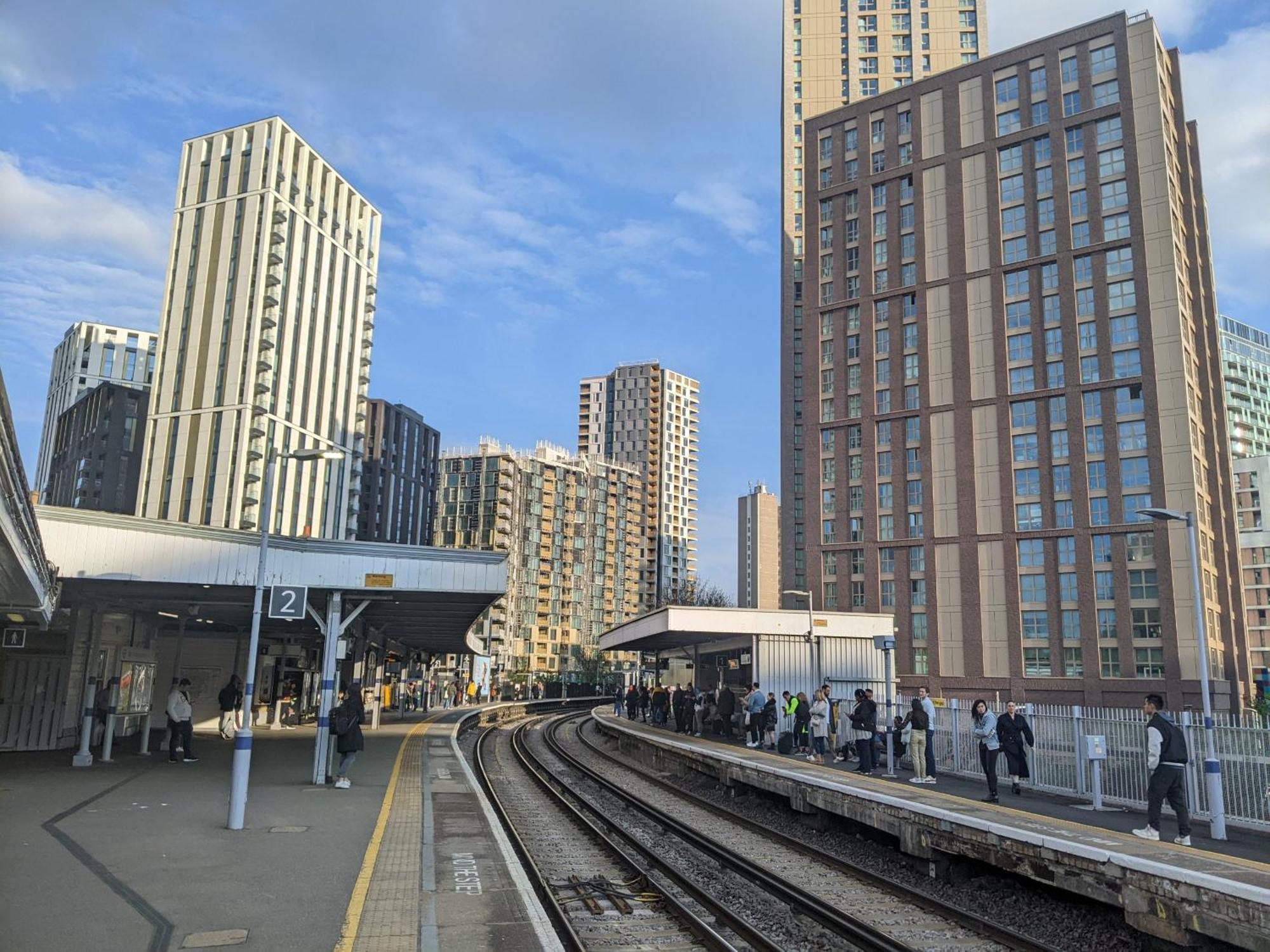 Luxury 1Bed Holiday Flat-10 Minutes From London Bridge & 3Mins Walk To Lewisham Dlr Appartement Buitenkant foto